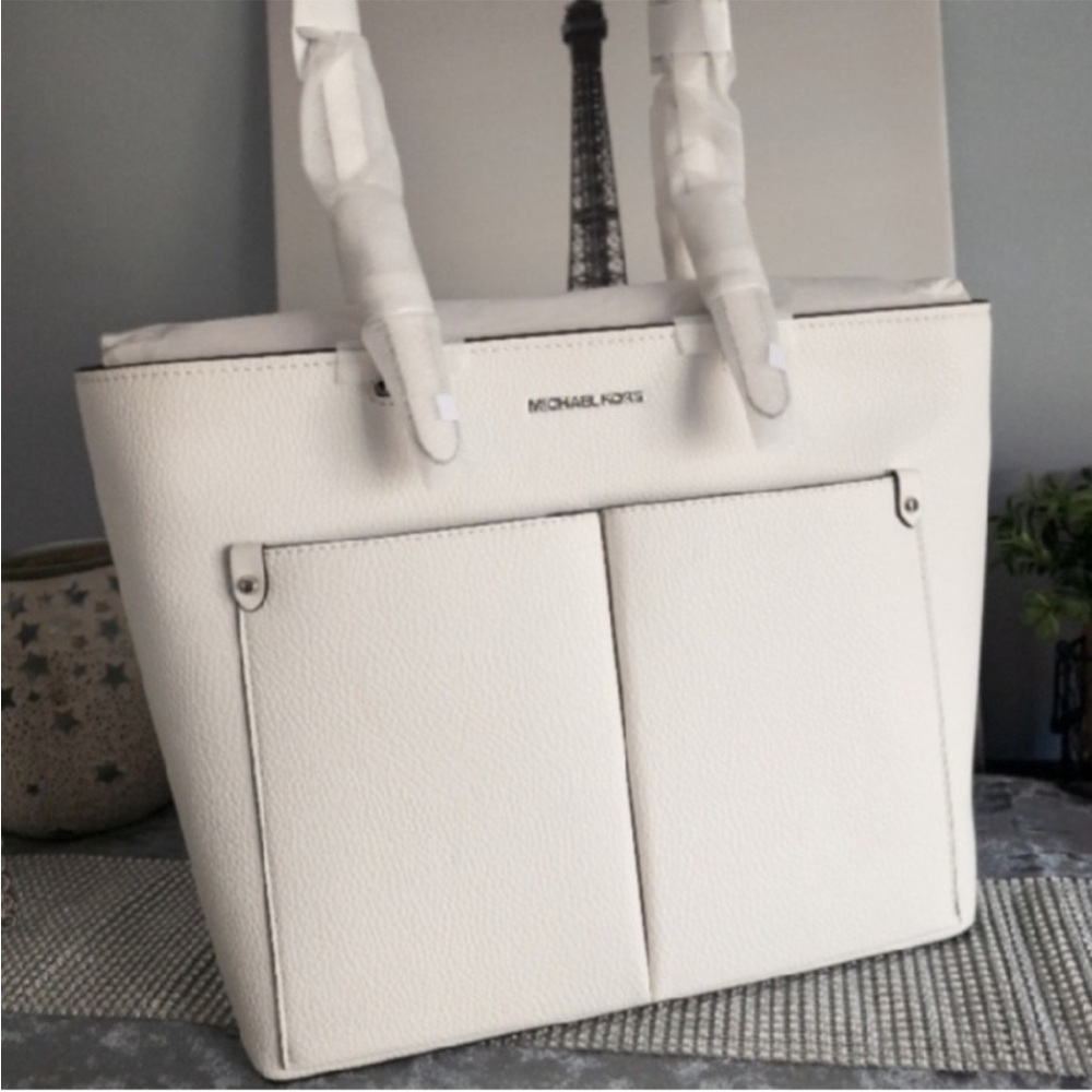 MICHAEL Michael Kors Jet Set Travel￼Optic White